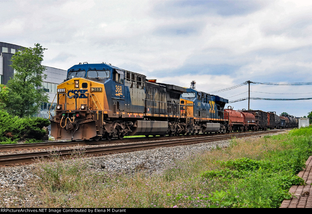 CSX 368 on M-433